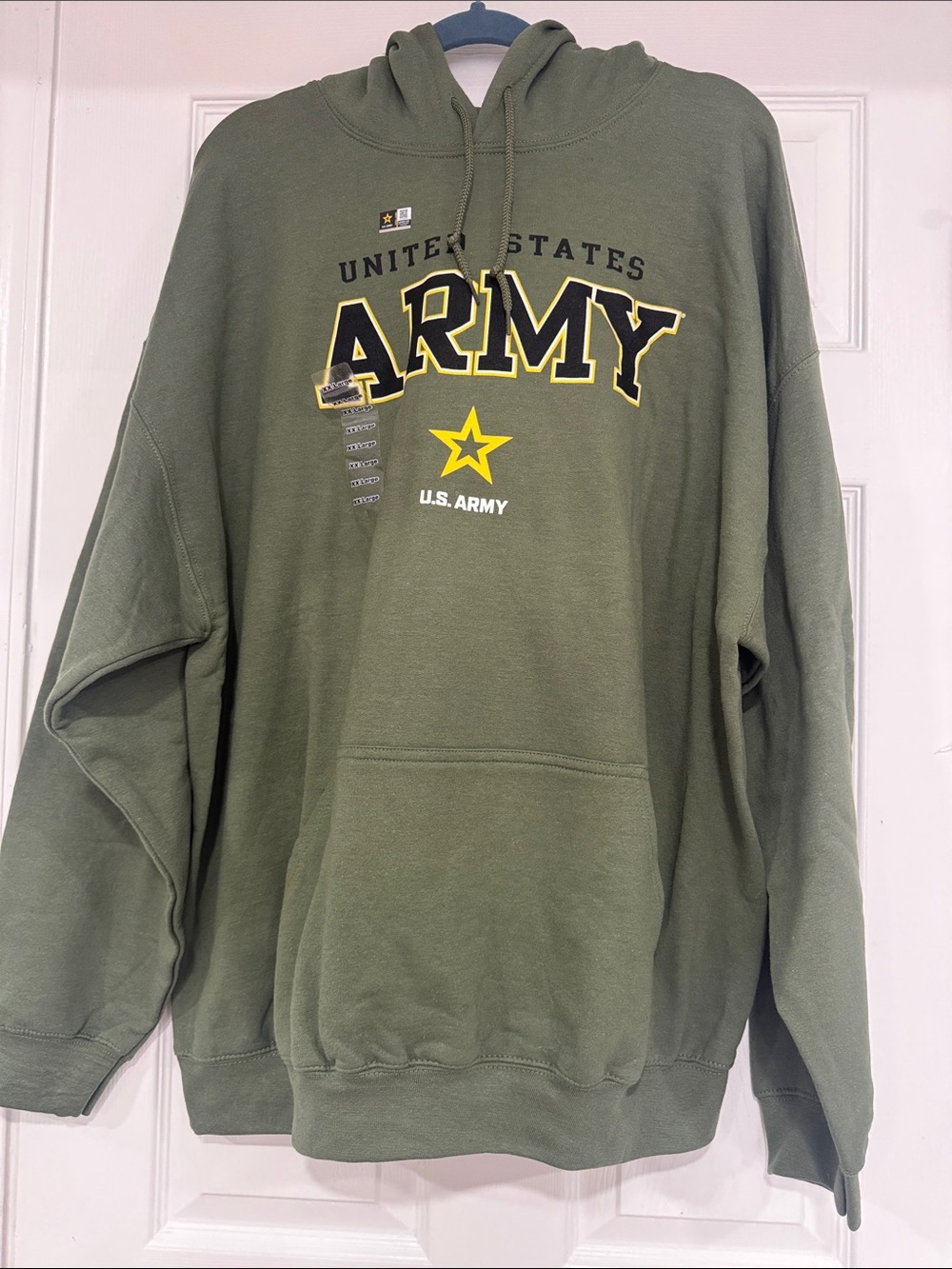 U.S. Army Olive Green Crewneck Sweatshirt with Yellow Star. Size XXL